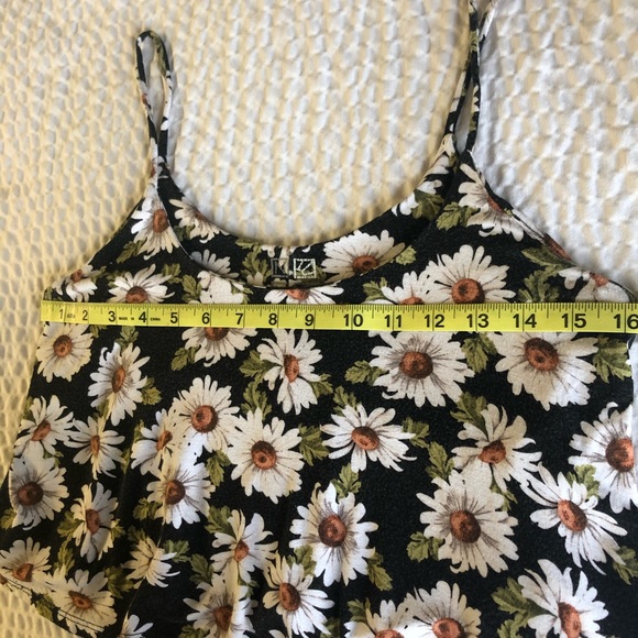 Daisy Crop Tank - Picture 6 of 7